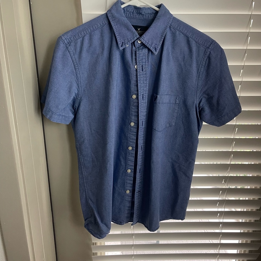 American Eagle Button Down Classic Fit